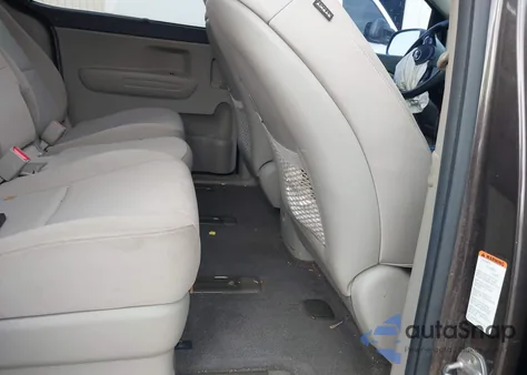 2015 Kia Sedona Lx z USA, uszkodzony, nr VIN KNDMB5C11F6043751